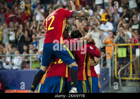 Les joueurs espagnols célèbrent lors du match semi-final de l'UEFA European Under-21 Championship entre l'Espagne et l'Italie au stade de Cracovie, Pologne, sur 27 juin 2017 (photo par Andrew Surma/NurPhoto) *** Veuillez utiliser le crédit du champ de crédit *** Banque D'Images