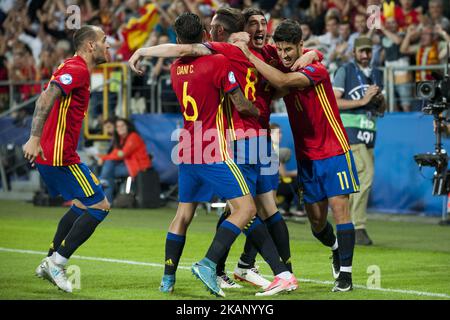 Les joueurs espagnols célèbrent lors du match de semi-finale de l'UEFA European Under-21 Championship entre l'Espagne et l'Italie au stade de Cracovie, Pologne sur 27 juin 2017 (photo par Andrew Surma/NurPhoto) *** Veuillez utiliser le crédit du champ de crédit *** Banque D'Images