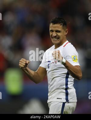 Alexis Sanchez, de l'équipe nationale chilienne, célèbre la victoire lors du match de demi-finale de la coupe des Confédérations de la FIFA, Russie 2017 entre le Portugal et le Chili à l'arène Kazan à 28 juin 2017, à Kazan, en Russie. (Photo de Mike Kireev/NurPhoto) *** Veuillez utiliser le crédit du champ de crédit *** Banque D'Images