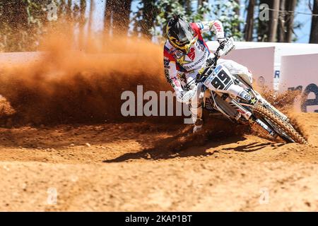 Max Anstie #99 (GBR) dans Husqvarna de Rockstar Energy Husqvarna Factory Racing en action pendant le championnat du monde MXGP 2017 Race of Portugal, Agueda, 1 juillet 2017. (Photo de Paulo Oliveira / DPI / NurPhoto) *** Veuillez utiliser le crédit du champ de crédit *** Banque D'Images