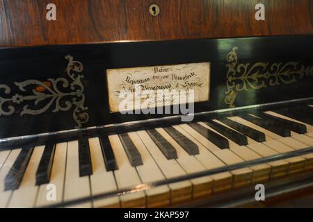 Vue sur un piano à queue vu dans le musée du lieu de naissance de Chopin consacré au compositeur, situé dans un petit village de Zelazowa Wola, à 46km ouest de Varsovie. Vendredi, 7 juillet 2017, à Varsovie, Pologne. (Photo par Artur Widak/NurPhoto) *** Veuillez utiliser le crédit du champ de crédit *** Banque D'Images