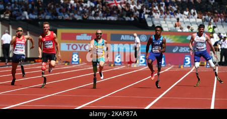Le G-R Atsushi Yamamoto (JPN), Daniel Wagner (DEN), Scott Reardon (AUS), Desmond Jackson 9USA) et David Henson (GBR) participent aux Championnats du monde d'athlétisme Para 2during IPC de la série 1 de 100m T42 hommes au stade de Londres, à Londres, au Royaume-Uni, sur 17 juillet 2017. (Photo de Kieran Galvin/NurPhoto) *** Veuillez utiliser le crédit du champ de crédit *** Banque D'Images