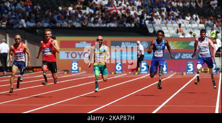 Le G-R Atsushi Yamamoto (JPN), Daniel Wagner (DEN), Scott Reardon (AUS), Desmond Jackson 9USA) et David Henson (GBR) participent aux Championnats du monde d'athlétisme Para 2during IPC de la série 1 de 100m T42 hommes au stade de Londres, à Londres, au Royaume-Uni, sur 17 juillet 2017. (Photo de Kieran Galvin/NurPhoto) *** Veuillez utiliser le crédit du champ de crédit *** Banque D'Images