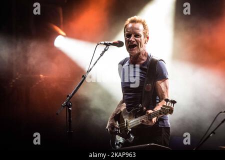 Sting, chanteur et auteur de chansons anglais, se produit sur scène au festival Moon&Stars 2017 à Locarno, en Suisse, sur 19 juillet 2017. (Photo de Roberto Finizio/NurPhoto) *** Veuillez utiliser le crédit du champ de crédit *** Banque D'Images