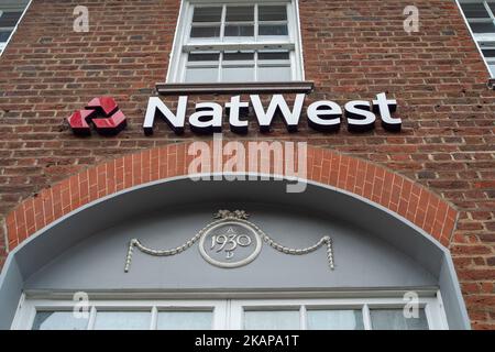 Windsor, Berkshire, Royaume-Uni. 3rd novembre 2022. L'ancienne banque NatWest de Windsor, qui a maintenant fermé ses portes. Aujourd'hui, la Banque d'Angleterre a porté le taux d'intérêt bancaire à 3%, ce qui est la plus forte augmentation depuis de nombreuses années. Ils avertissent que le Royaume-Uni pourrait être en récession jusqu'au milieu de l'année 2024. Crédit : Maureen McLean/Alay Live News Banque D'Images