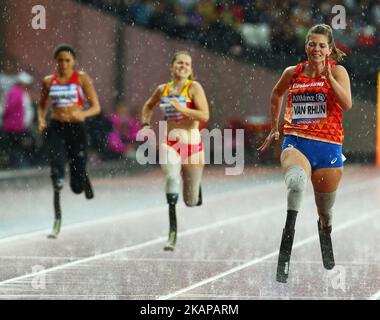 Marlou van Rhijn de Nederland vainqueur de la finale féminine 200m T44 lors des Championnats du monde d'athlétisme Para au Stade de Londres à Londres sur 23 juillet 2017 (photo de Kieran Galvin/NurPhoto) *** Veuillez utiliser le crédit du champ de crédit *** Banque D'Images