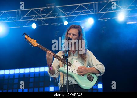 Le groupe de rock pop anglais Banfi se produit au Citadel Festival à Victoria Park, Londres on 16 juillet 2017. Les Banfi sont Joe Banfi, Aaron Graham et Chris McCuaig, un groupe de rock pop de trois pièces basé à Leytonstone, Londres. (Photo d'Alberto Pezzali/NurPhoto) *** Veuillez utiliser le crédit du champ de crédit *** Banque D'Images