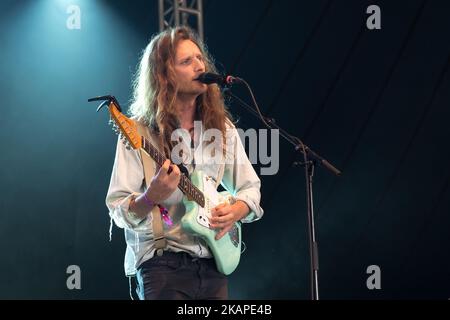 Le groupe de rock pop anglais Banfi se produit au Citadel Festival à Victoria Park, Londres on 16 juillet 2017. Les Banfi sont Joe Banfi, Aaron Graham et Chris McCuaig, un groupe de rock pop de trois pièces basé à Leytonstone, Londres. (Photo d'Alberto Pezzali/NurPhoto) *** Veuillez utiliser le crédit du champ de crédit *** Banque D'Images