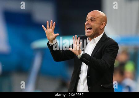 L'entraîneur-chef Josef Abuksis du FC Bnei Yehuda réagit lors du match de l'UEFA Europa League, troisième tour de qualifications, 2nd jambes entre le FC Zenit Saint-Pétersbourg et le FC Bnei Yehuda au stade de Saint-Pétersbourg sur 03 août 2017 à Saint-Pétersbourg, en Russie. (Photo par Igor Russak/NurPhoto) *** Veuillez utiliser le crédit du champ de crédit *** Banque D'Images