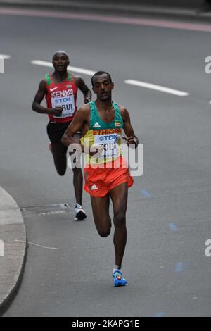 Geoffrey Kipkorir KIRUI (Kenya) et Tamirat TOLA (Ethiopie) pendant le marathon de Londres sur 6 août 2017 aux Championnats du monde d'athlétisme de l'IAAF 2017. (Photo par Ulrik Pedersen/NurPhoto) *** Veuillez utiliser le crédit du champ de crédit *** Banque D'Images