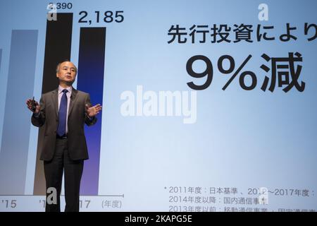 Masayoshi son, fondateur et PDG de Softbank Group Corp., annonce ses gains de groupe lors d'une conférence de presse à Tokyo, au Japon, sur 7 août 2017. Softbank Group Corp. A annoncé ses résultats consolidés pour le trimestre 1st (avril - juin 2017) de l'exercice se terminant par 31 mars 2018. (Photo par Alessandro Di Ciommo/NurPhoto) *** Veuillez utiliser le crédit du champ de crédit *** Banque D'Images