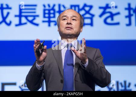 Masayoshi son, fondateur et PDG de Softbank Group Corp., annonce ses gains de groupe lors d'une conférence de presse à Tokyo, au Japon, sur 7 août 2017. Softbank Group Corp. A annoncé ses résultats consolidés pour le trimestre 1st (avril - juin 2017) de l'exercice se terminant par 31 mars 2018. (Photo par Alessandro Di Ciommo/NurPhoto) *** Veuillez utiliser le crédit du champ de crédit *** Banque D'Images