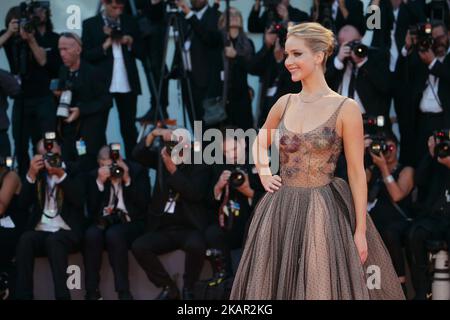 Jennifer Lawrence participe au Gala screening et à la première mondiale de 'Mother!' Lors du Festival du film de Venise 74th sur 5 septembre 2017 à Venise, Italie. (Photo de Matteo Chinellato/NurPhoto) Banque D'Images