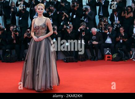 Jennifer Lawrence participe au Gala screening et à la première mondiale de 'Mother!' Lors du Festival du film de Venise 74th sur 5 septembre 2017 à Venise, Italie. (Photo de Matteo Chinellato/NurPhoto) Banque D'Images