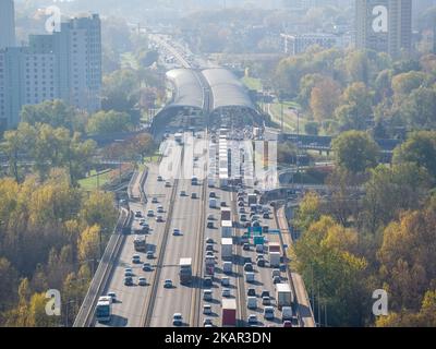 Embouteillage sur le périphérique de la ville, paysage aérien Banque D'Images