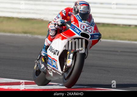 Andrea Dovizioso de l'équipe Ducati pendant la pratique libre 1 du Grand Prix Tribl Mastercard de Saint-Marin et Riviera di Rimini, au Misano World circuit 'marco Simoncelli', on 08 septembre 2017 à Misano Adriatico, Italie (photo de Danilo Di Giovanni/NurPhoto) Banque D'Images