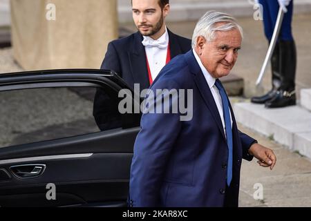 L'ancien Premier ministre français Jean-Pierre Ramarin quitte l'Elysée à Paris après une cérémonie pour célébrer le couronnement de Paris en tant qu'hôte des Jeux Olympiques de 2024 sur 15 septembre 2017. (Photo de Julien Mattia/NurPhoto) Banque D'Images