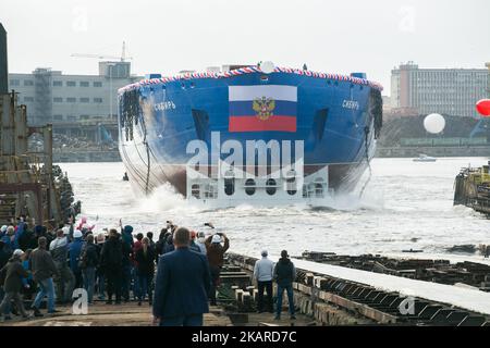 Lancement du plus grand brise-glace du monde en Sibérie sur le chantier naval Baltique à Saint-Pétersbourg, Russie 22 septembre 2017 (photo de Valya Egorshin/NurPhoto) Banque D'Images