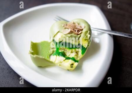 Gâteau vert en forme de coeur Banque D'Images