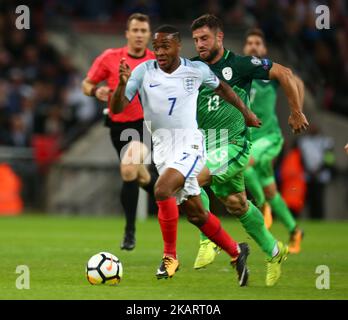 Raheem Sterling en action lors de la qualification à la coupe du monde de la FIFA - région européenne - match du groupe F entre l'Angleterre et la Slovénie au stade Wembley à Londres, Royaume-Uni sur 5 octobre 2017. (Photo de Kieran Galvin/NurPhoto) Banque D'Images