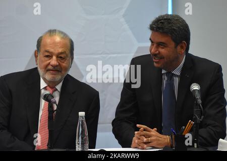 L'homme d'affaires Carlos Slim Helu convoque une conférence de presse pour annoncer qu'il soutiendra les victimes du tremblement de terre de 19 septembre par le biais de la Fondation Carlos Slim sur 10 octobre 2017 à Mexico, Mexique (photo de Carlos Tischler/NurPhoto) Banque D'Images