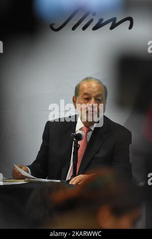 L'homme d'affaires Carlos Slim Helu convoque une conférence de presse pour annoncer qu'il soutiendra les victimes du tremblement de terre de 19 septembre par le biais de la Fondation Carlos Slim sur 10 octobre 2017 à Mexico, Mexique (photo de Carlos Tischler/NurPhoto) Banque D'Images