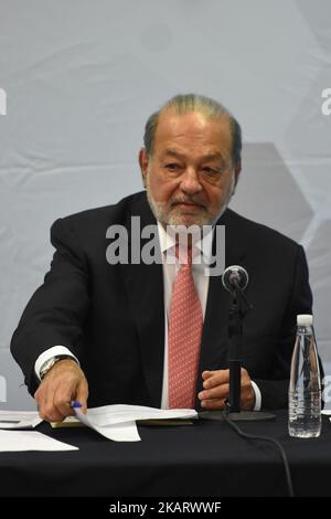 L'homme d'affaires Carlos Slim Helu convoque une conférence de presse pour annoncer qu'il soutiendra les victimes du tremblement de terre de 19 septembre par le biais de la Fondation Carlos Slim sur 10 octobre 2017 à Mexico, Mexique (photo de Carlos Tischler/NurPhoto) Banque D'Images