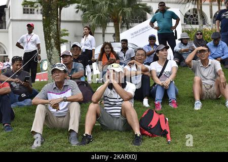 Spectateurs photographiés lors de la première partie du tournoi de golf classique 2017 de la CIMB sur 12 octobre 2017 à TPC Kuala Lumpur, Malaisie. (Photo de Chris Jung/NurPhoto) Banque D'Images