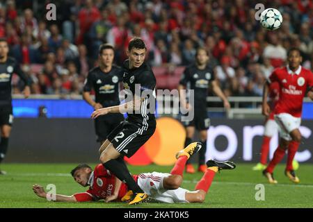 Victor Lindelof, défenseur des Manchester Uniteds de Suède, lors du match entre SL Benfica et Manchester United FC Champions League, au stade Luz sur 18 octobre 2017 à Lisbonne, Portugal. (Photo de Bruno Barros / DPI / NurPhoto) Banque D'Images