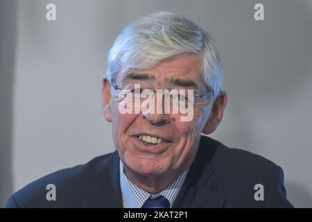 Alan Dukes, ancien politicien irlandais Fine Gael lors de l'événement de l'IIEA avec Jeroen Dijsselbloem, Président de l'Eurogroupe. Le lundi 23 octobre 2017, à Dublin, Irlande. Photo par Artur Widak Banque D'Images