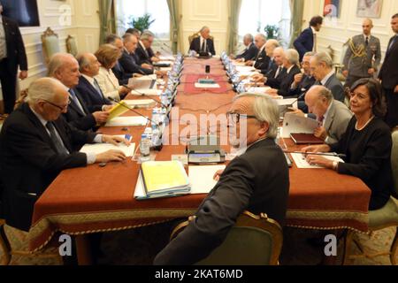 Le président de la Commission européenne, Jean-Claude Juncker, assiste à la réunion du Conseil d'Etat portugais au Palais Belem à Lisbonne, au Portugal, sur 30 octobre 2017. (Photo par Pedro Fiúza/NurPhoto) Banque D'Images