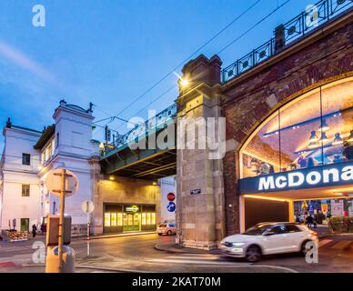 Wien, Vienne: Métro U6 station Alser Straße, Mc Donalds restaurant en 09. Alsergrund, Vienne, Autriche Banque D'Images