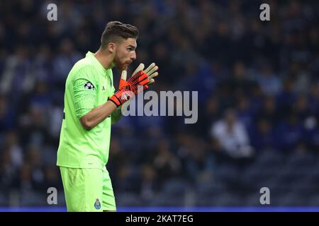 José sa, gardien de but portugais de Porto, est en action lors du match G de la Ligue des champions de l'UEFA entre le FC Porto et le RB Leipzig au stade Dragao de 1 novembre 2017, à Porto, au Portugal. (Photo de Paulo Oliveira / DPI / NurPhoto) Banque D'Images