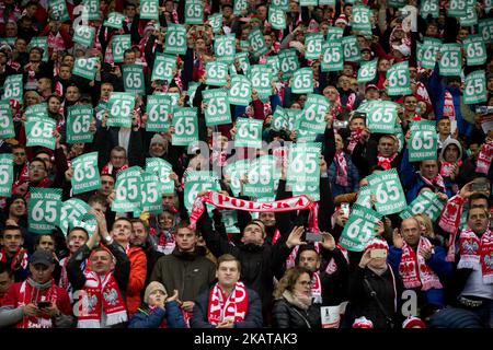 Les fans polonais disent à Au revoir le gardien de but Artur Boruc lors de son dernier match pour l'équipe nationale lors du match international de football amical entre la Pologne et l'Uruguay au stade national du PGE à Varsovie, Pologne sur 10 novembre 2017 (photo de Mateusz Wlodarczyk/NurPhoto) Banque D'Images