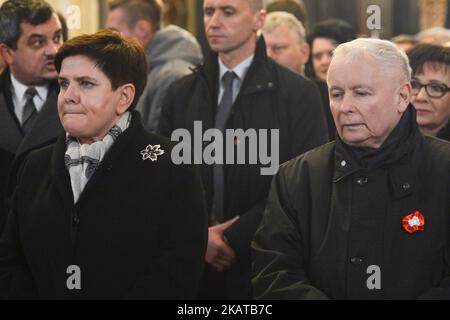 (Gauche-droite) Beata Szydlo, Premier ministre de Pologne, et Jaroslaw Kaczynski, Président du parti politique droit et justice, lors des célébrations du 11th novembre à Cracovie - le jour de l'indépendance de la Pologne, et du 99th anniversaire de la restauration de la souveraineté de la Pologne en tant que deuxième République polonaise en 1918. Samedi 11 novembre 2017, à Wawel Castel, Cracovie, Pologne. (Photo par Artur Widak/NurPhoto) Banque D'Images