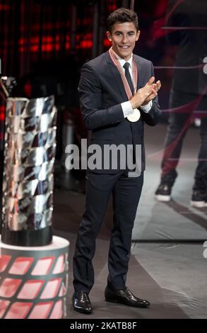 Le champion du monde MotoGP Marc Marquez lors de la cérémonie de remise des prix FIM après le Gran Premio Motul de la Comunitat Valenciana, au Palacio de Congresos de Valence, Espagne. Dimanche 12th novembre 2017. (Photo de Jose Breton/NurPhoto) Banque D'Images