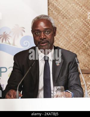 Ibrahim Thiaw, Directeur exécutif adjoint de l'ONU pour l'environnement, à l'occasion du lancement de la « feuille de route pour un système financier durable » à la conférence sur le changement climatique, COP23 Fidji, à Bonn, en Allemagne, les 13th novembre 2017. (Photo par Dominika Zarzycka/NurPhoto) Banque D'Images