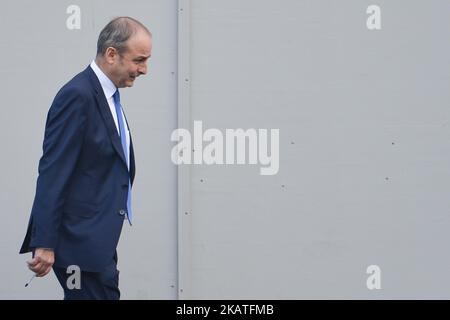 Le chef de l'opposition irlandaise, le parti Fianna Fail, Micheal Martin, a vu marcher dans le domaine de la Leinster House à Dublin. À Dublin, Irlande, le vendredi 24 novembre 2017. (Photo par Artur Widak/NurPhoto) Banque D'Images