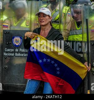 Des manifestants sont descendus dans les rues de Caracas pendant plusieurs mois pour protester contre le gouvernement du président Nicolas Maduro. Selon des organisations à but non lucratif, 129 personnes ont perdu la vie lors des manifestations de 2017. (Photo par Roman Camacho/NurPhoto) Banque D'Images