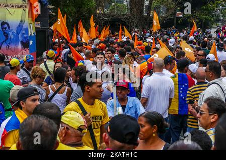 Des manifestants sont descendus dans les rues de Caracas pendant plusieurs mois pour protester contre le gouvernement du président Nicolas Maduro. Selon des organisations à but non lucratif, 129 personnes ont perdu la vie lors des manifestations de 2017. (Photo par Roman Camacho/NurPhoto) Banque D'Images