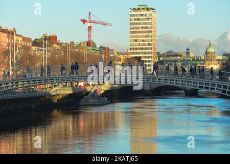 Dublin a été nommé numéro 10 sur la liste des destinations «incontournables» à visiter cette année par le magazine Traveller de National Geographic. Le mercredi 29 novembre 2017, à Dublin, Irlande. (Photo par Artur Widak/NurPhoto) Banque D'Images