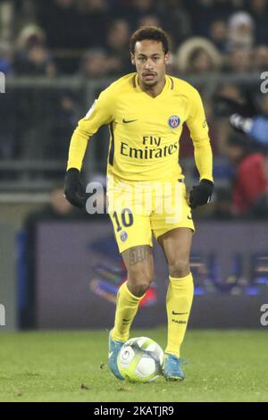 Da silva Santos Junior Neymar 10 lors du match de football français L1 entre Strasbourg (RCSA) et Paris Saint-Germain (PSG) au stade Meinau à Strasbourg, dans l'est de la France, sur 2 décembre 2017. (Photo par Elyxandro Cegarra/NurPhoto) Banque D'Images