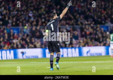 Sportif gardien de but du CP Rui Patricio (1) pendant le match entre le FC Barcelone - Sporting CP, pour la phase de groupe, ronde 6 de la Ligue des Champions, tenue au stade Camp Nou le 5th décembre 2017 à Barcelone, Espagne. (Photo par Urbanandsport/NurPhoto) Banque D'Images