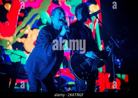 Le groupe électronique anglais Depeche mode se livre en direct à Pala Alpitour Italie à Turin, Italie, le 9 décembre 2017. (Photo de Roberto Finizio/NurPhoto) Banque D'Images