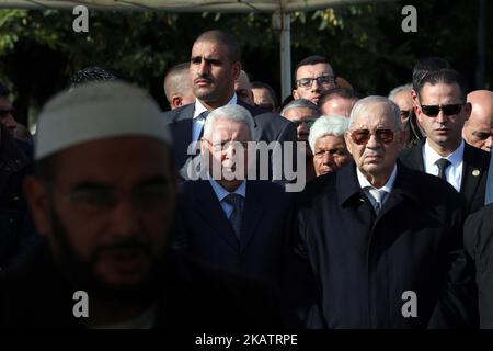 Le 10 décembre 2017, le général Ahmed GID Salah, chef d'état-major de l'Algérie, assiste à l'enterrement du général à Retirement Atalia, au cimetière d'El Alia, à Alger, en Algérie. (Photo de Billal Bensalem/NurPhoto) Banque D'Images