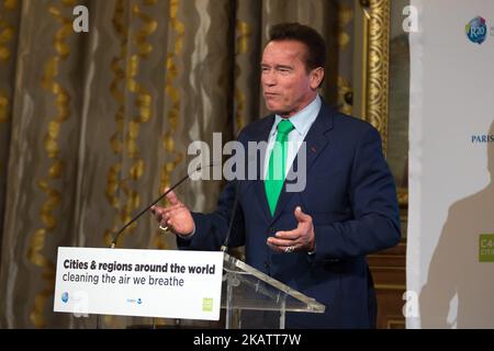 Arnold Schwarzenegger, ancien gouverneur de l'État de Californie des États-Unis, s'adresse à une conférence de presse sur la qualité de l'air dans les grandes villes de Paris sur 11 décembre 2017. (Photo de Michel Stoupak/NurPhoto) Banque D'Images