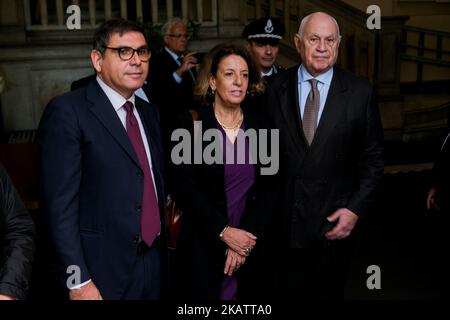 Le 22 octobre 2022, Carlo Nordio, ministre de la Justice du gouvernement de Meloni, en visite à la prison de Poggioreale à Naples pour voir la situation, a quitté le directeur de la prison Carlo Berdini, le directeur régional de la Campanie Lucia Castellano Banque D'Images