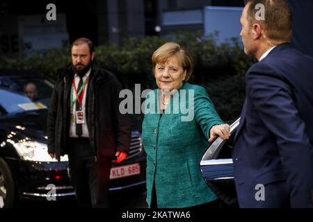 Angela Merkel, chancelière allemande, arrive au bâtiment Europa à Bruxelles, en Belgique, pour le sommet des dirigeants de la zone euro sur 15 décembre 2017. (Photo par Dominika Zarzycka/NurPhoto) Banque D'Images