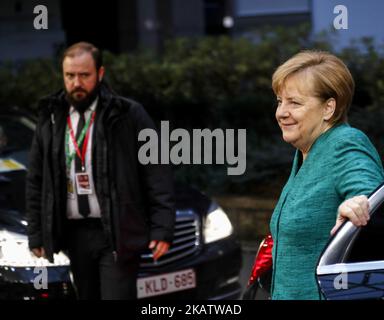 Angela Merkel, chancelière allemande, arrive au bâtiment Europa à Bruxelles, en Belgique, pour le sommet des dirigeants de la zone euro sur 15 décembre 2017. (Photo par Dominika Zarzycka/NurPhoto) Banque D'Images