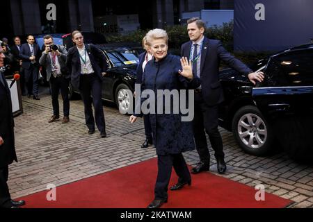 Dalia Grybauskaite, Premier ministre lituanien, arrive au bâtiment Europa à Bruxelles, en Belgique, pour le sommet des dirigeants de la zone euro sur 15 décembre 2017. (Photo par Dominika Zarzycka/NurPhoto) Banque D'Images